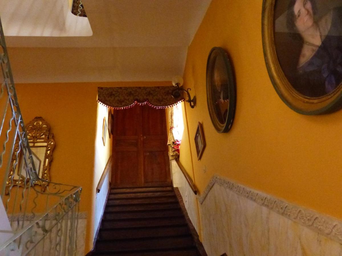 Bed and Breakfast Castello du Grand Jardin Valensole Esterno foto